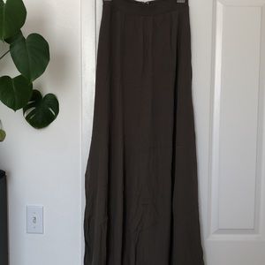 Maxi skirt olive green NWT